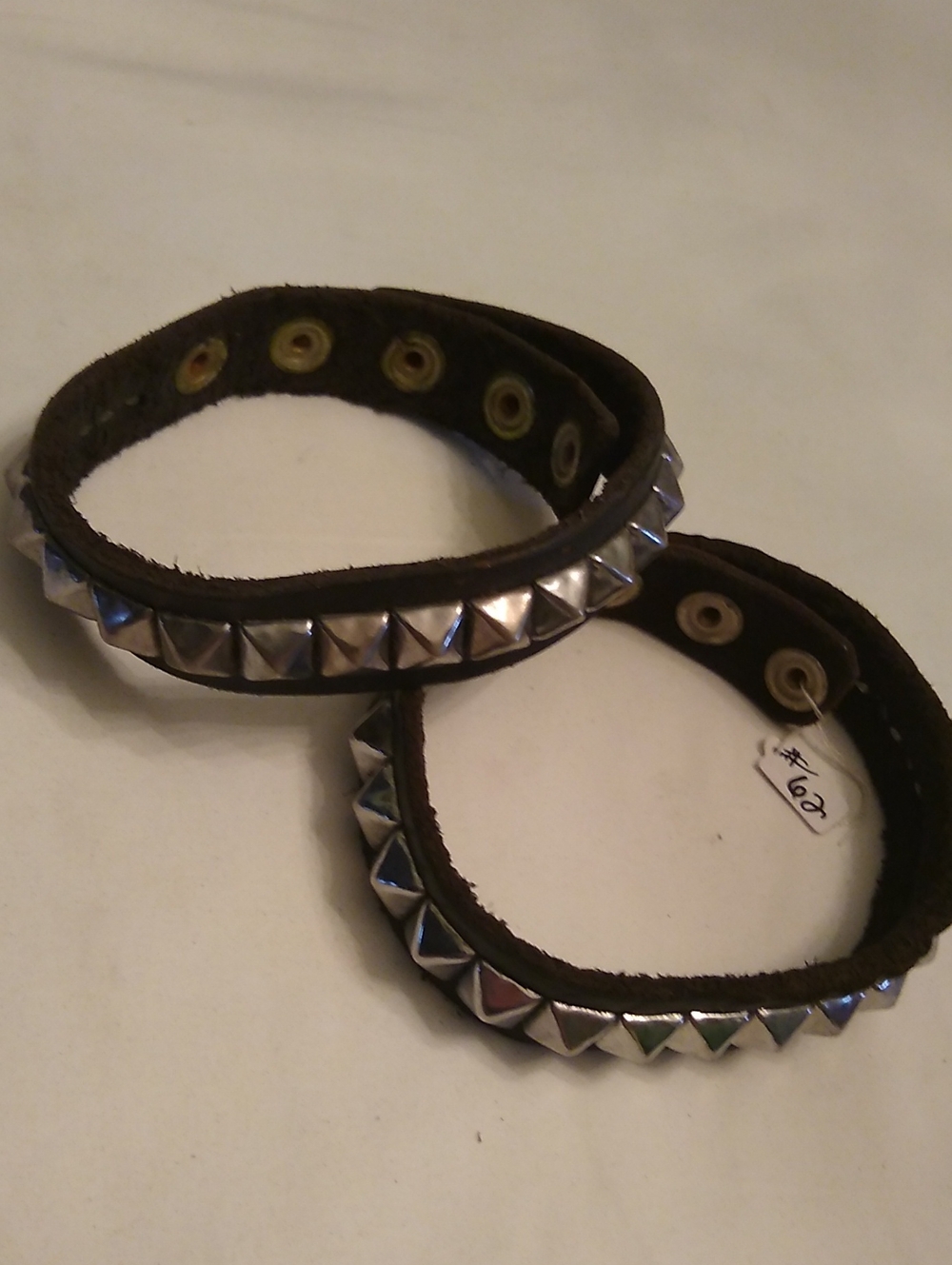 Armbands Studded Leather Pr. #62